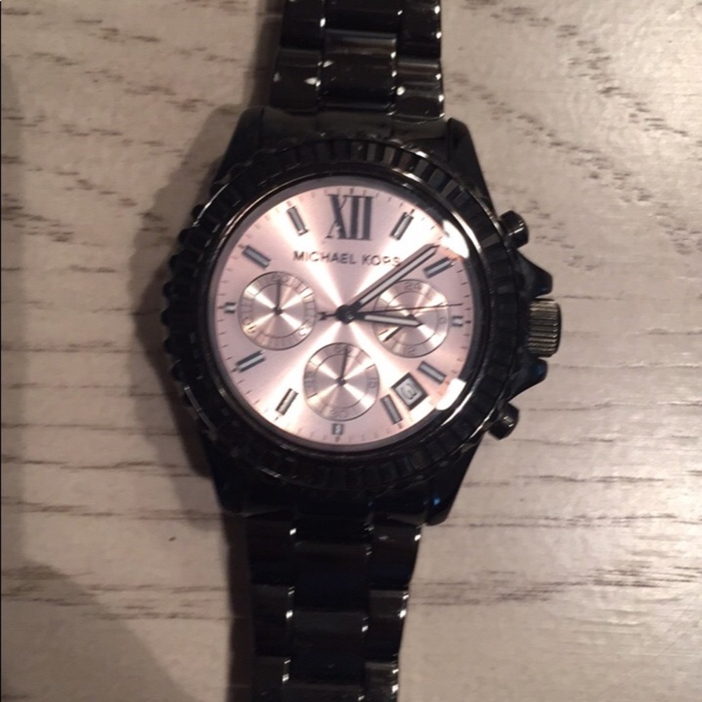 Michael kors authentic 5872 watch. Discontinued